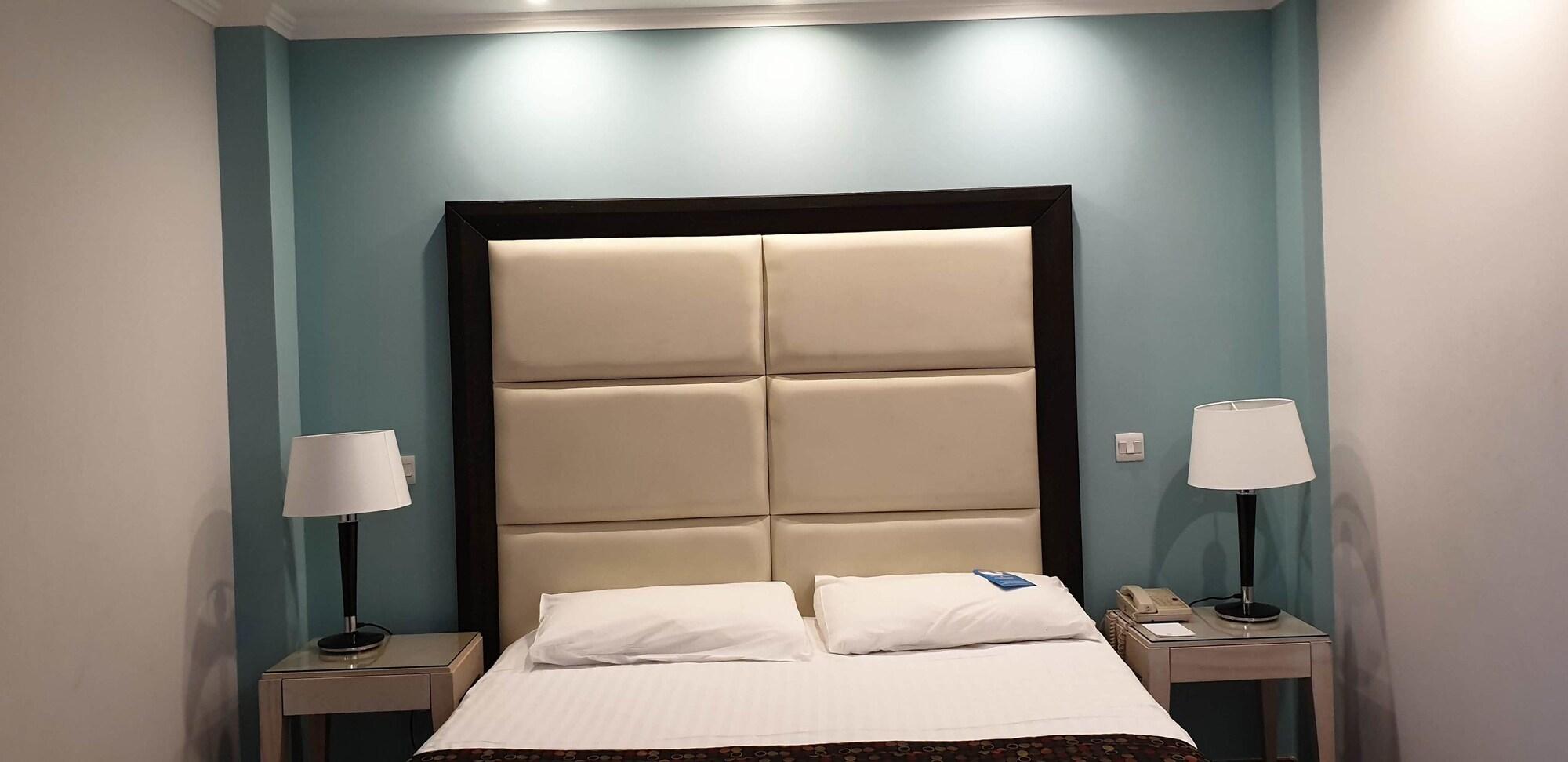 Castelli Hotel 3*